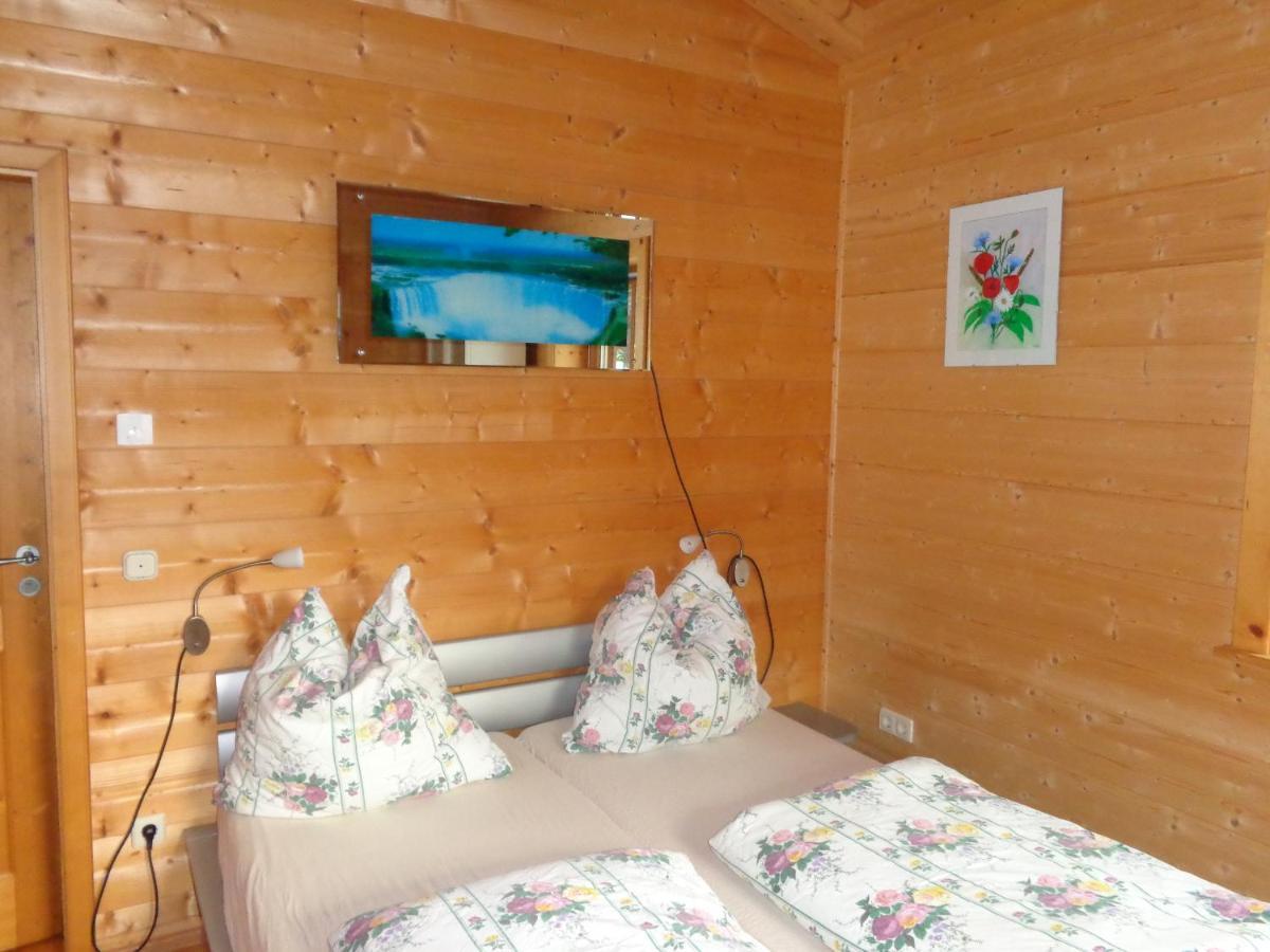 Barrierefreies Zimmer Im Blockhaus Mit Sauna Am See Soyen Εξωτερικό φωτογραφία