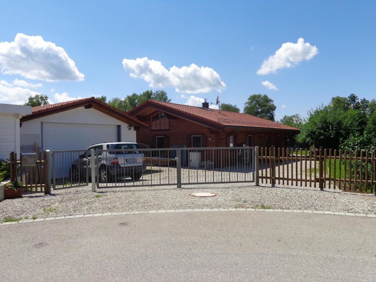 Barrierefreies Zimmer Im Blockhaus Mit Sauna Am See Soyen Εξωτερικό φωτογραφία