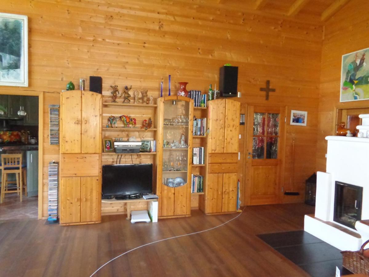 Barrierefreies Zimmer Im Blockhaus Mit Sauna Am See Soyen Εξωτερικό φωτογραφία
