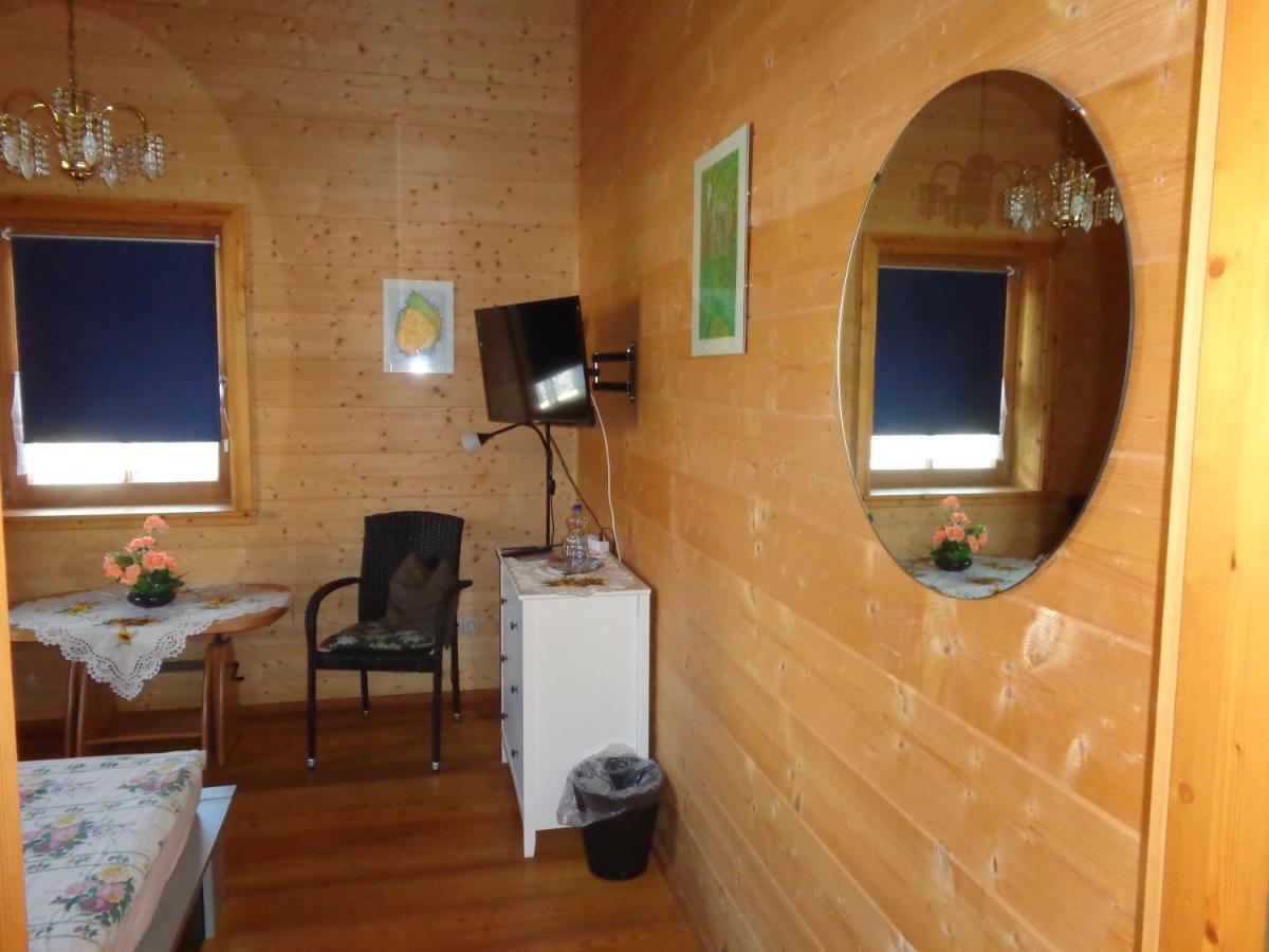 Barrierefreies Zimmer Im Blockhaus Mit Sauna Am See Soyen Εξωτερικό φωτογραφία