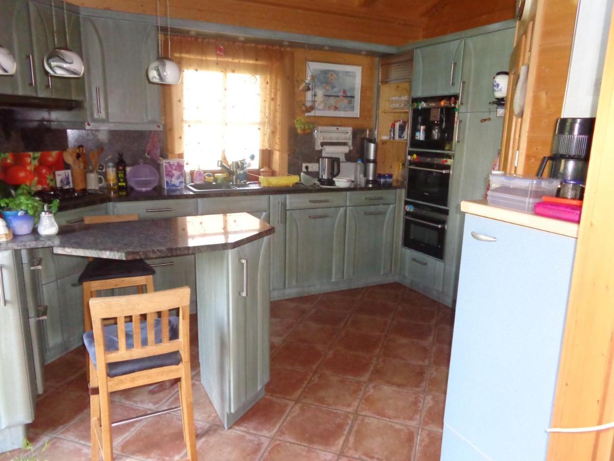 Barrierefreies Zimmer Im Blockhaus Mit Sauna Am See Soyen Εξωτερικό φωτογραφία