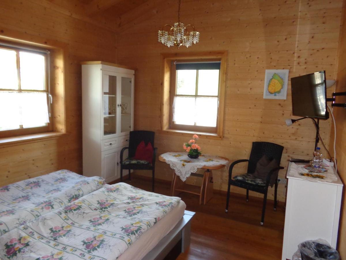 Barrierefreies Zimmer Im Blockhaus Mit Sauna Am See Soyen Εξωτερικό φωτογραφία
